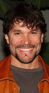 How tall is Peter Reckell?